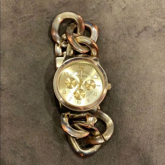 COPY - Gold Watch - Picture 2 of 7